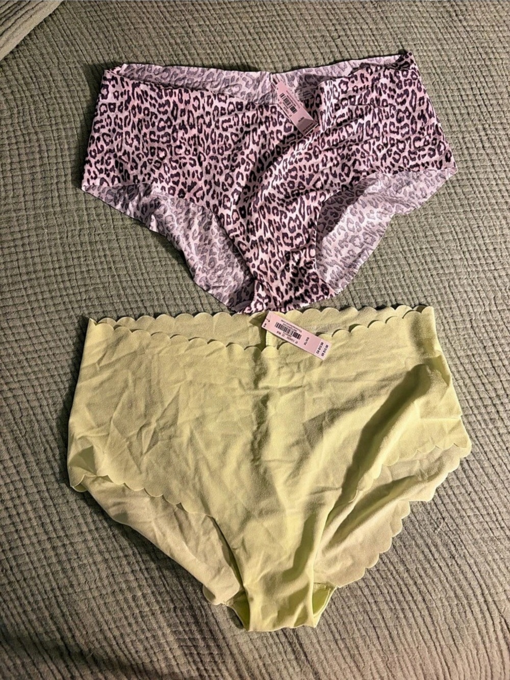 NWT Victoria's Secret No-Show Scallop Hiphugger Panty Set Pink & Yellow XL